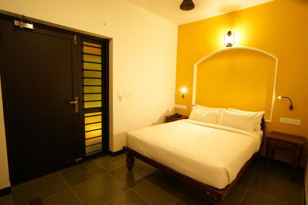 ホテル The Sunset Bay Fort Kochi エクステリア 写真