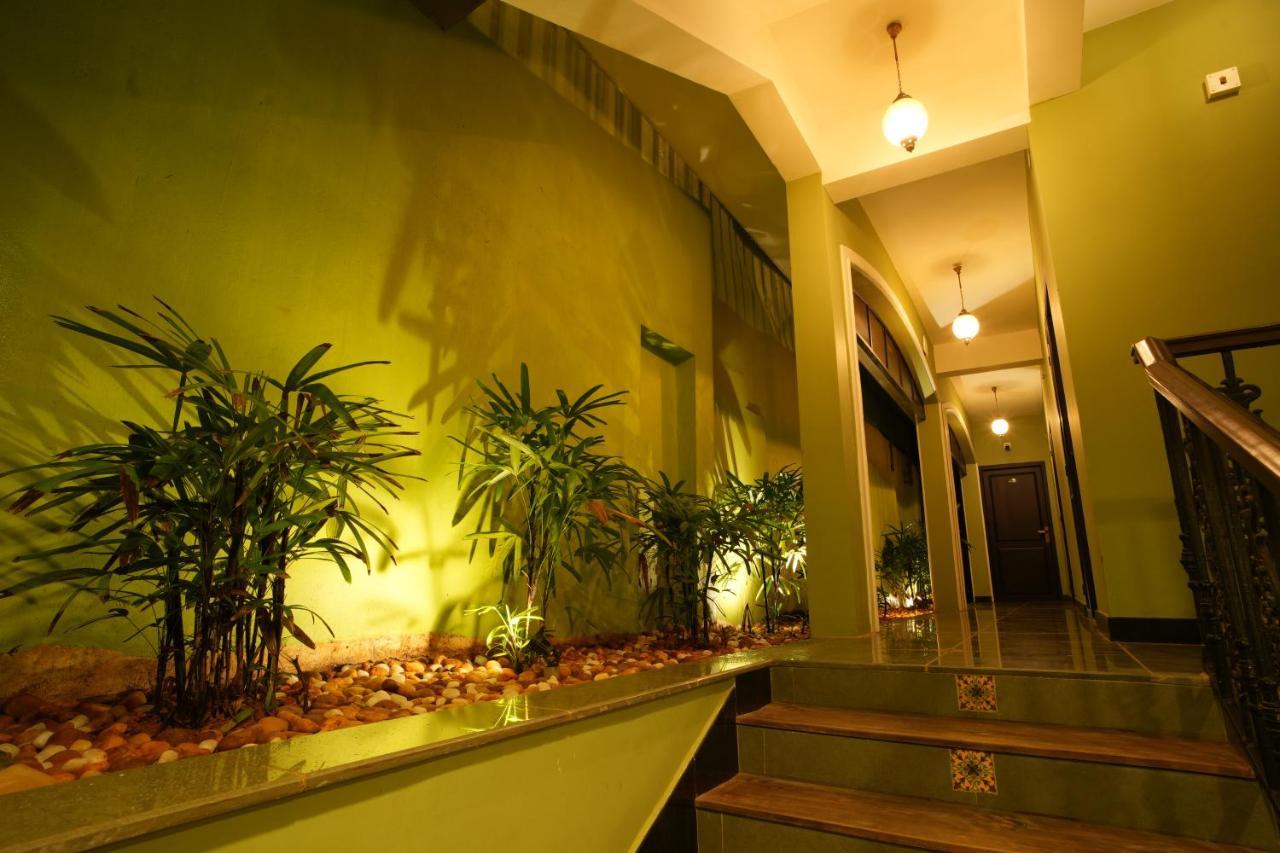 ホテル The Sunset Bay Fort Kochi エクステリア 写真