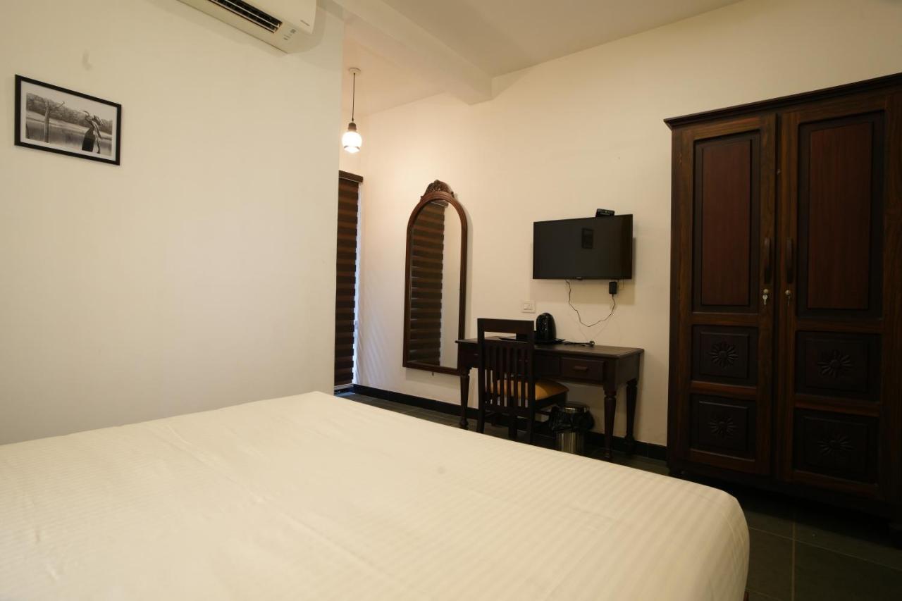 ホテル The Sunset Bay Fort Kochi エクステリア 写真